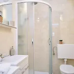 By Interhome Split