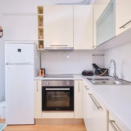شقة By Interhome