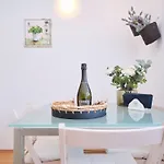 شقة By Interhome *