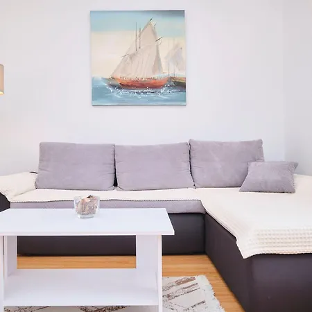 By Interhome Apartman *